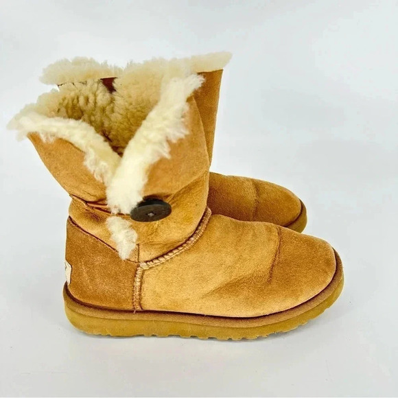 Ugg Bailey Button boot - Picture 1 of 8